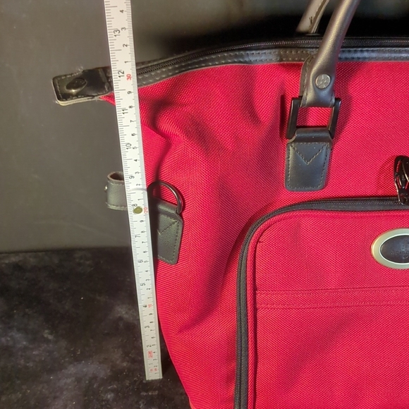 Elegant Red Tote Bag - Picture 8 of 9